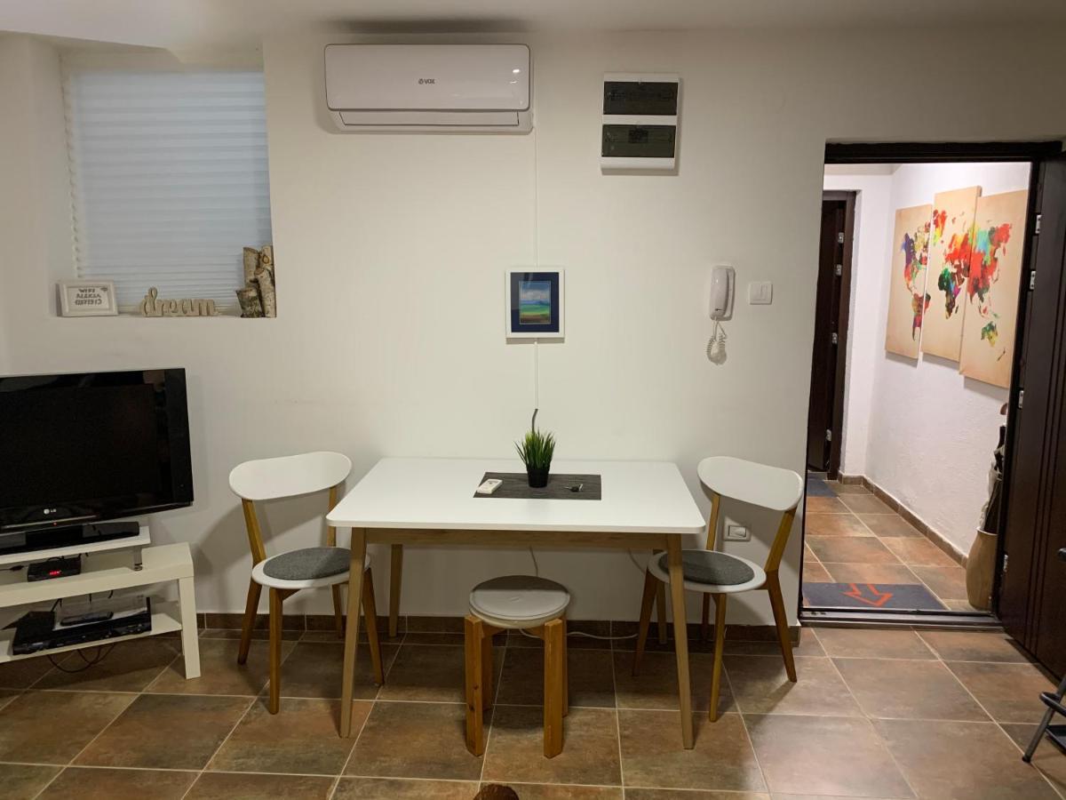 A6 Apartment Újvidék Kültér fotó